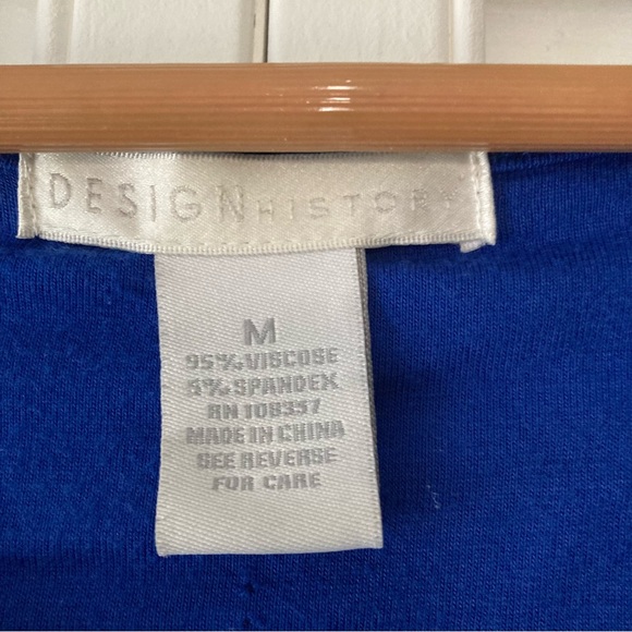 Design history long back cut back blouse - Picture 5 of 7